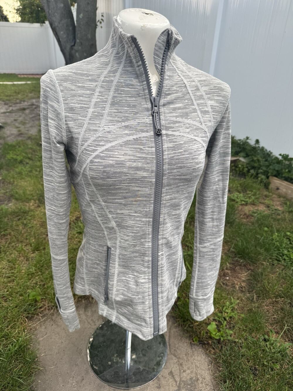 Lululemon Women's Define Heathered Gray Full Zip Athletic Jacket Size 6